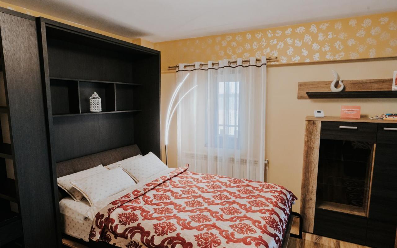 Carla'S Studio Central Palas, Airport Shuttle Iasi Eksteriør billede
